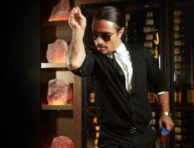 Τουρίστες πήραν φωτιά σε εστιατόριο του «Salt Bae» - Τραυματίας και ένας Έλληνας (φώτο-βίντεο)